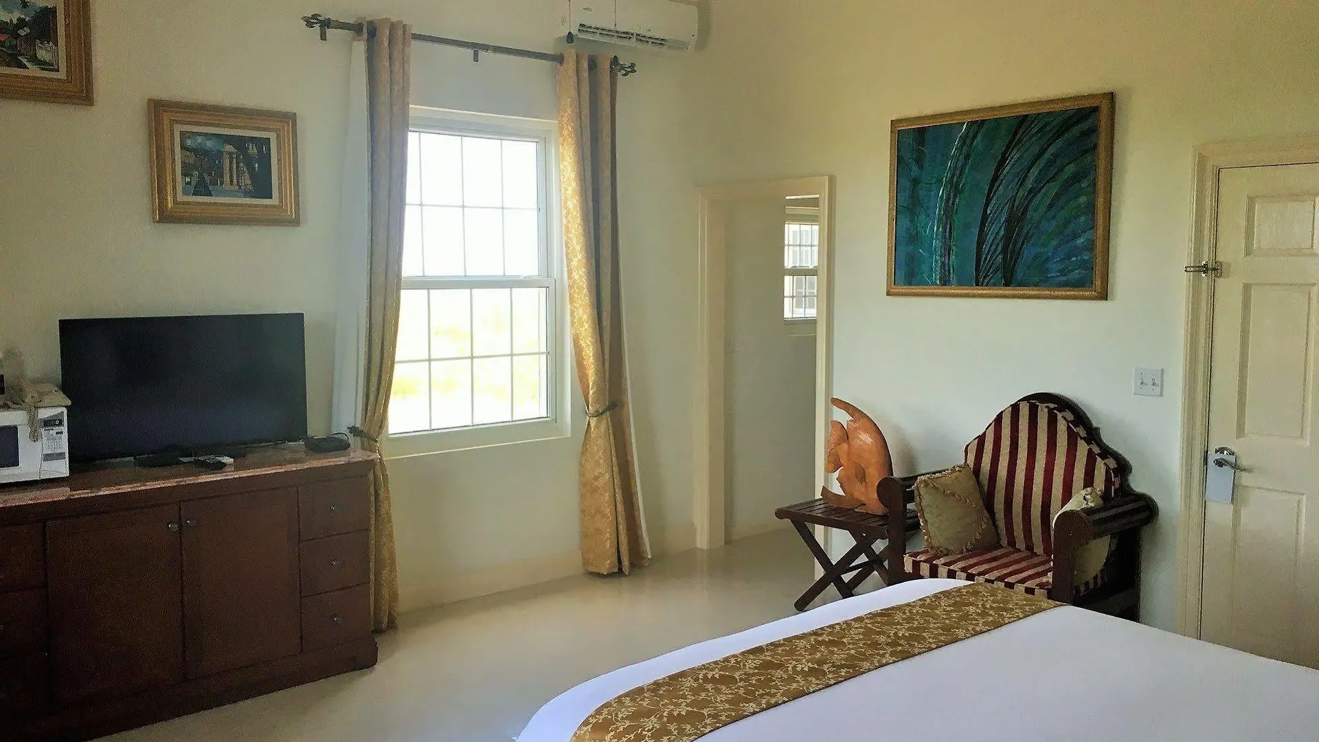 Ocean West Boutique Hotel Nassau 3*,